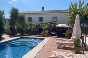 Lovely pet friendly 10 Bed Villa with Private Pool, Cacin